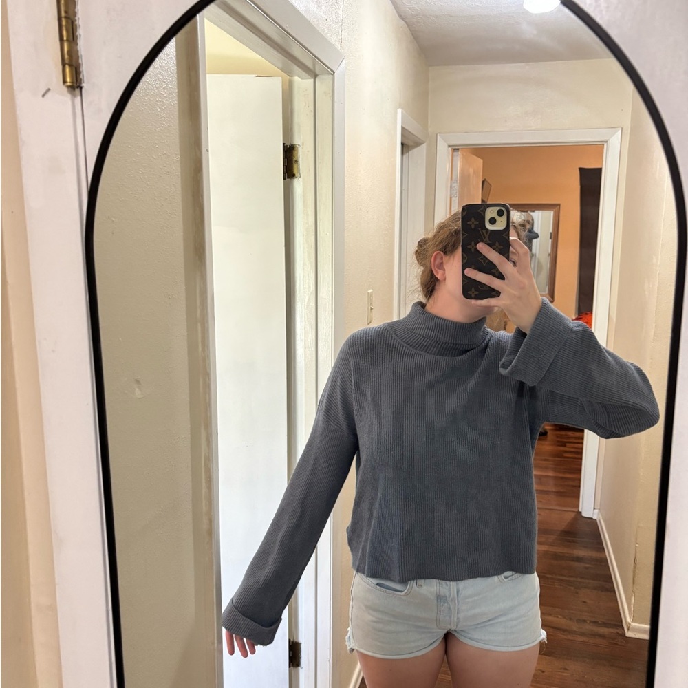 Gray Turtleneck Ribbed Knit Women's Sweater - Picture 5 of 6